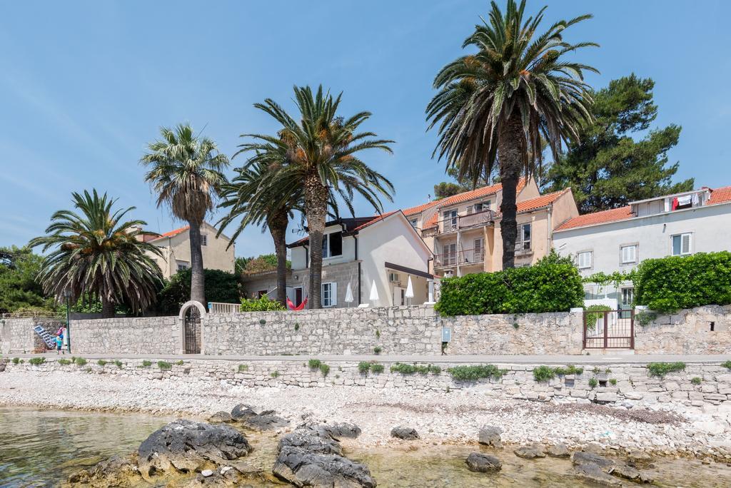 Holiday Home Luna Orebic Bagian luar foto