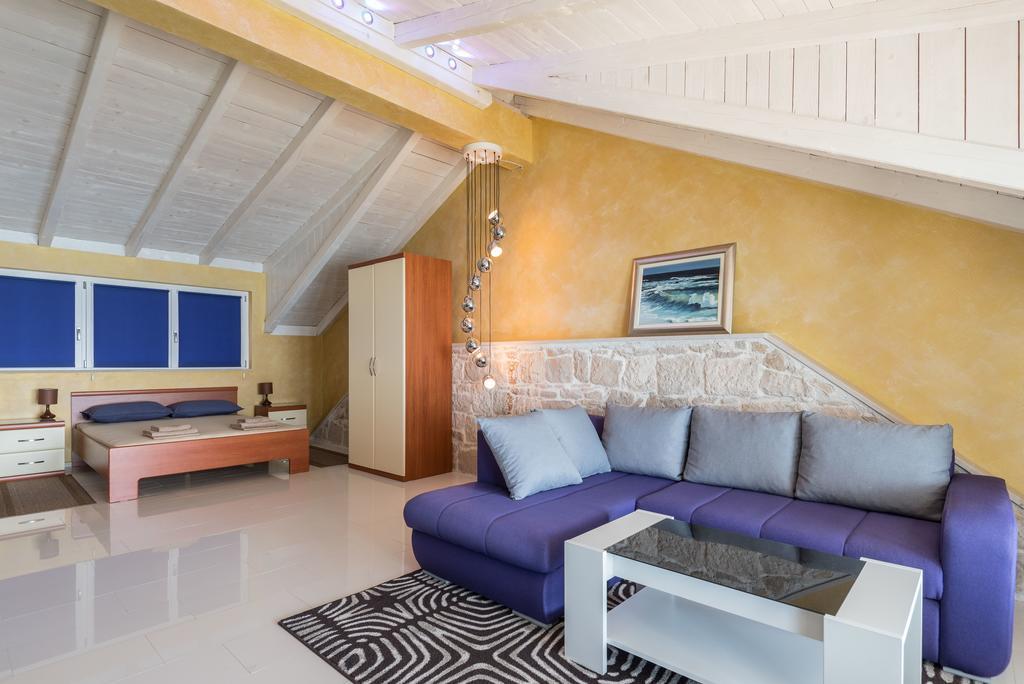 Holiday Home Luna Orebic Bagian luar foto