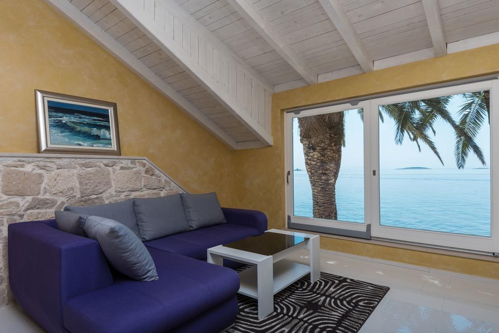 Holiday Home Luna Orebic Bagian luar foto