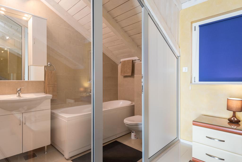 Holiday Home Luna Orebic Bagian luar foto