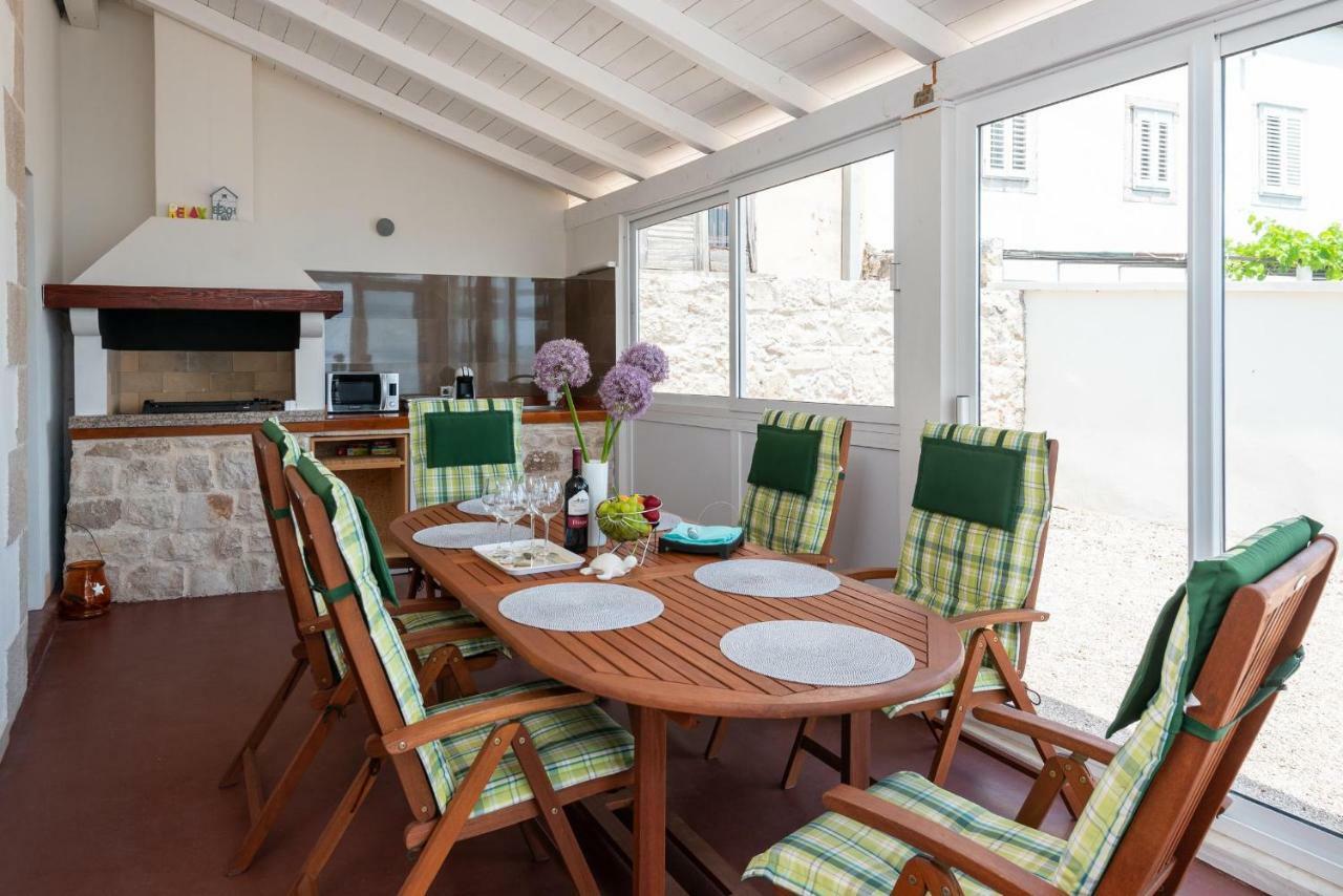 Holiday Home Luna Orebic Bagian luar foto